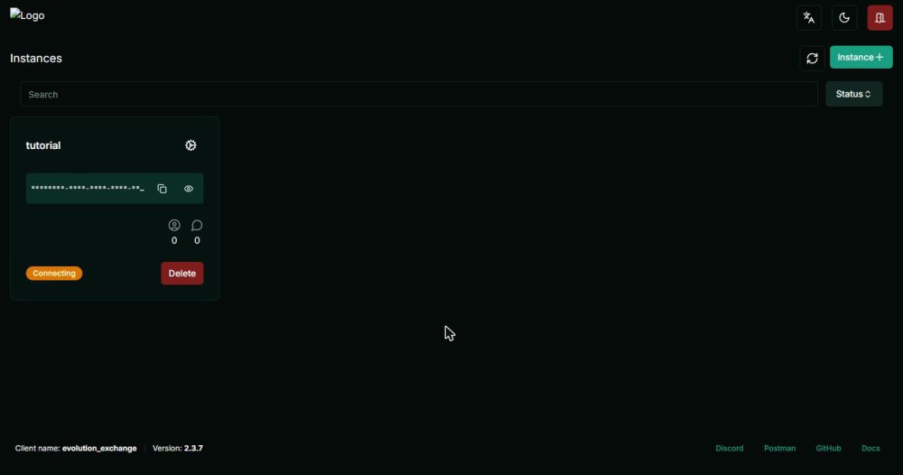 Painel Evolution Manager mostrando a lista de instâncias, com a instância tutorial em status Connecting e a apikey mascarada
