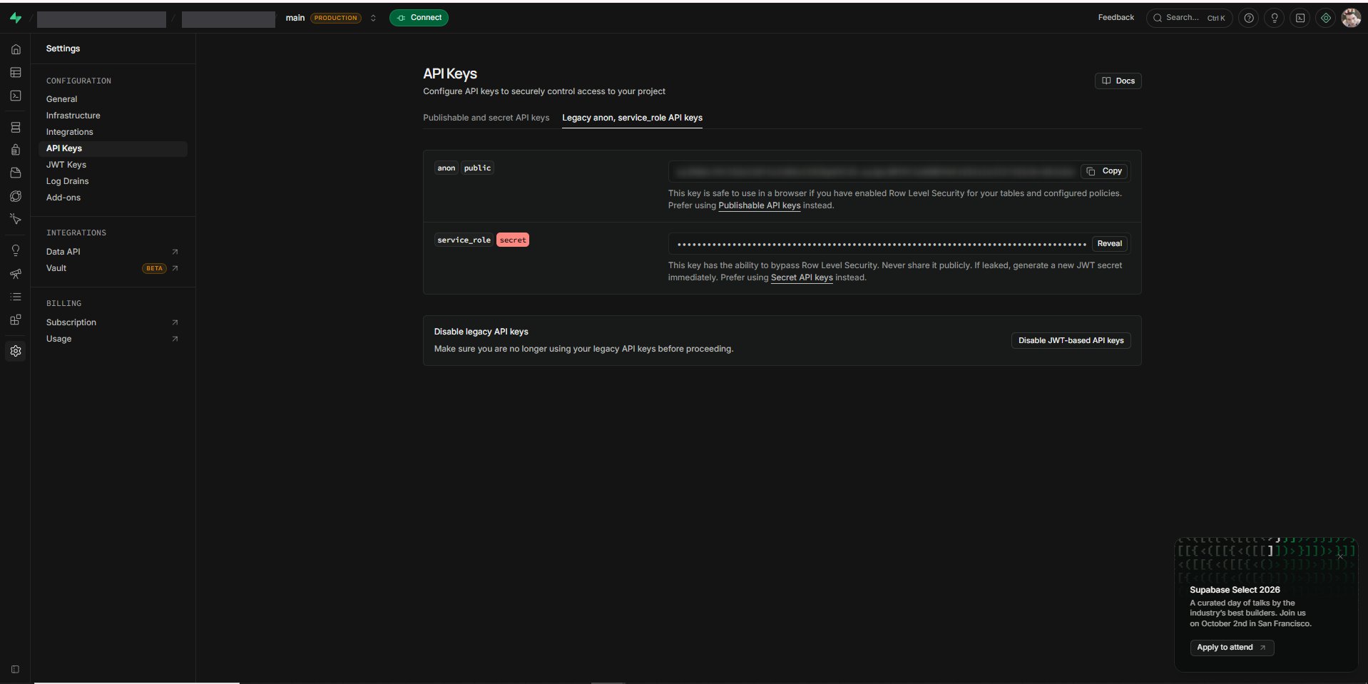 A aba Legacy anon service_role API keys, com a chave anon visível e a service_role escondida atrás do botão Reveal