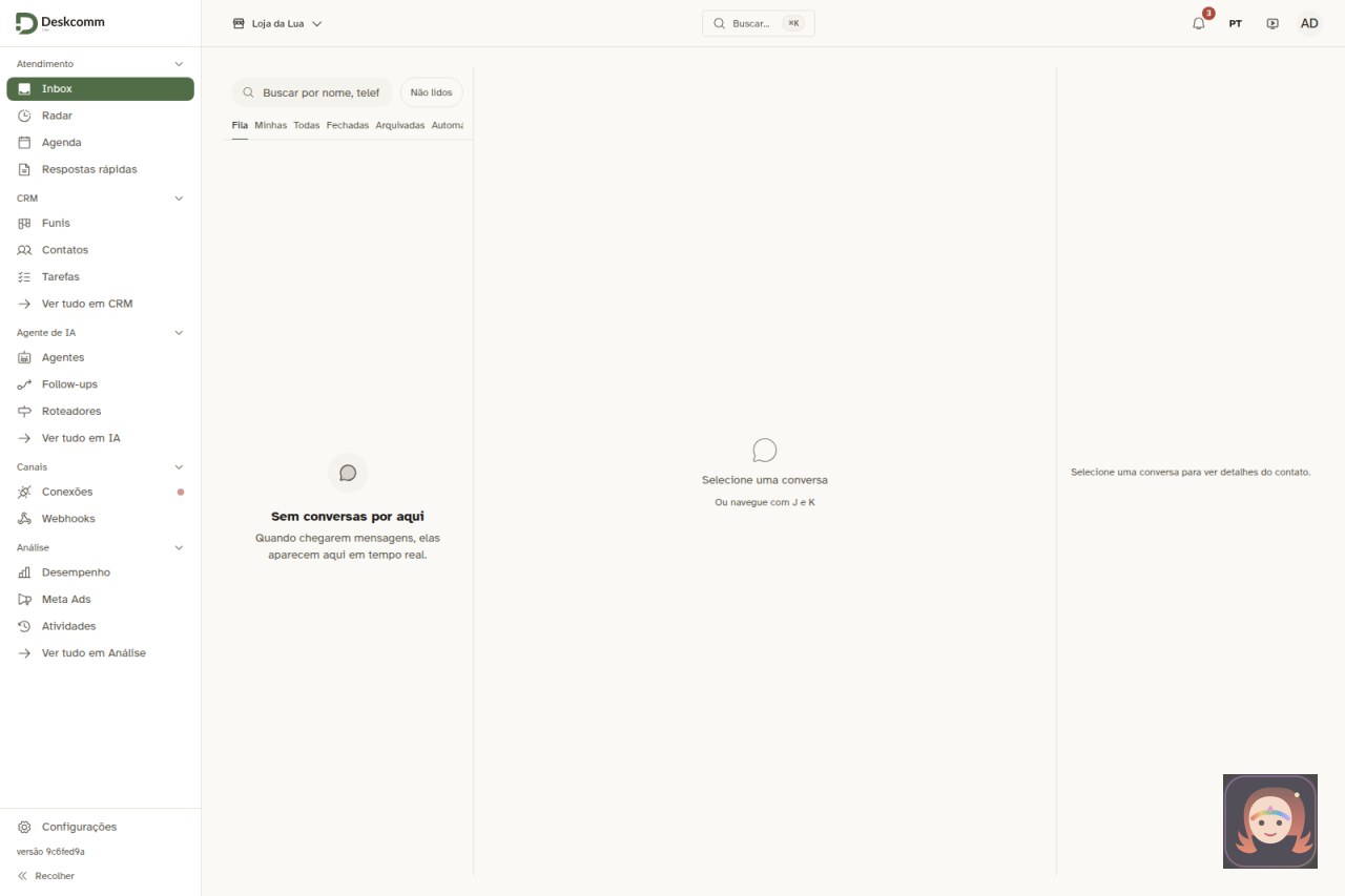 O painel do DeskcommCRM aberto na caixa de entrada, com o menu lateral mostrando Atendimento, CRM, Agente de IA, Canais e Análise